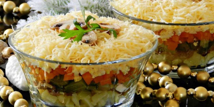 Салат с жареными шампиньонами - рецепт, полезные свойства и особенности приготовления